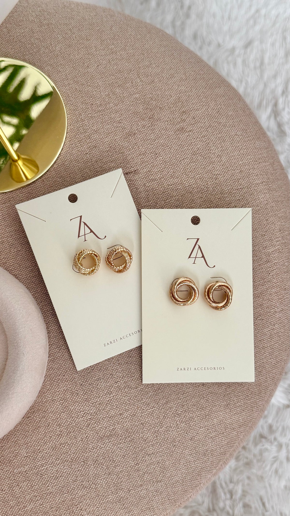 Aretes nudo