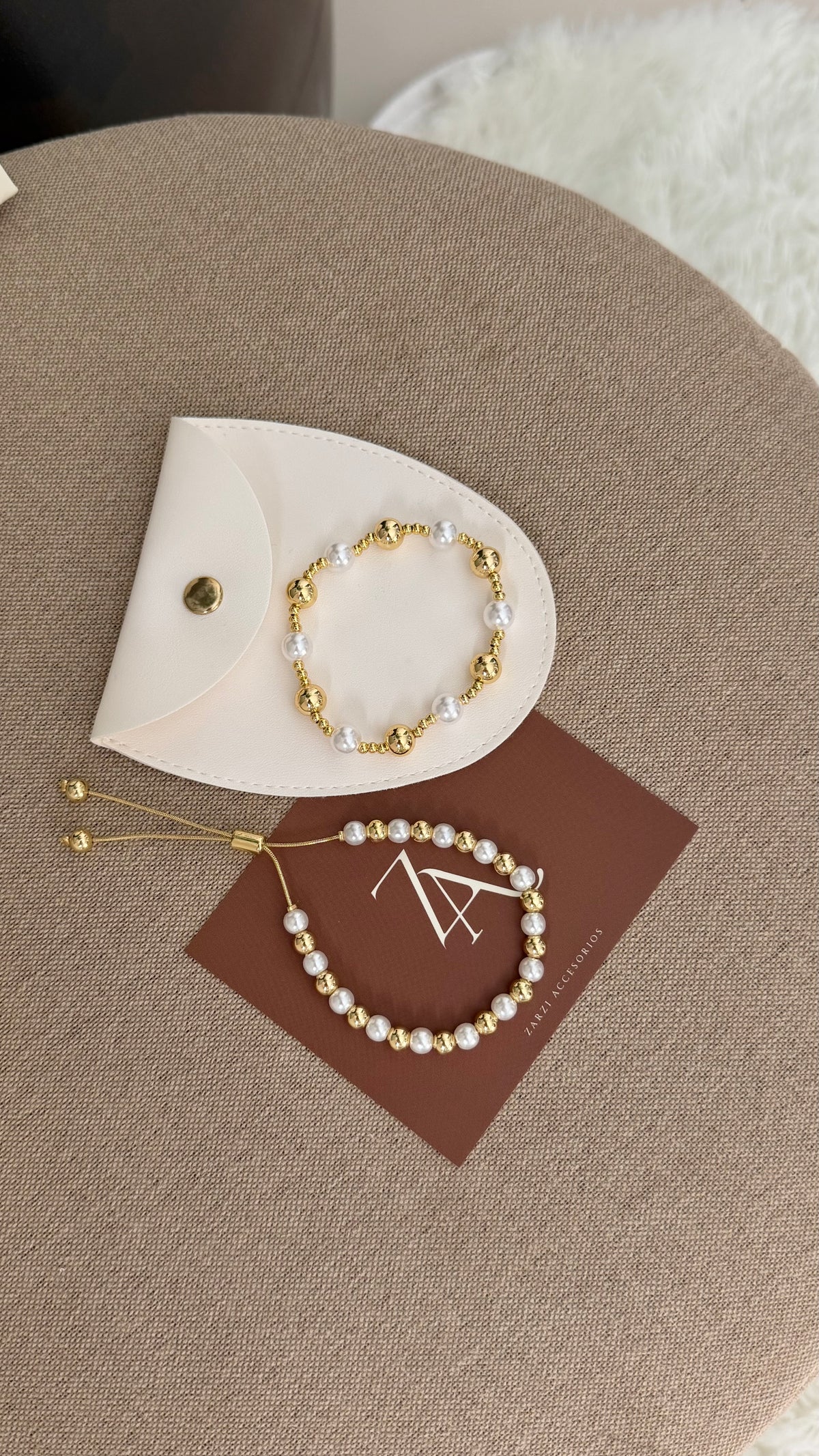 Pulseras de perlas c/una