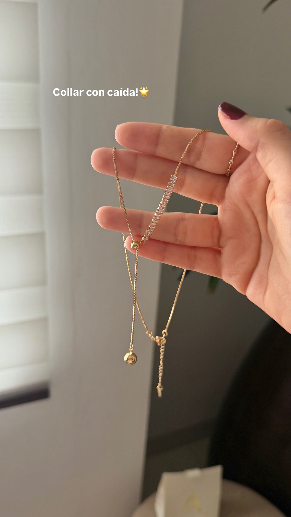 Collar con caída