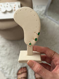 Argollas con piedra verde (vienen por par)