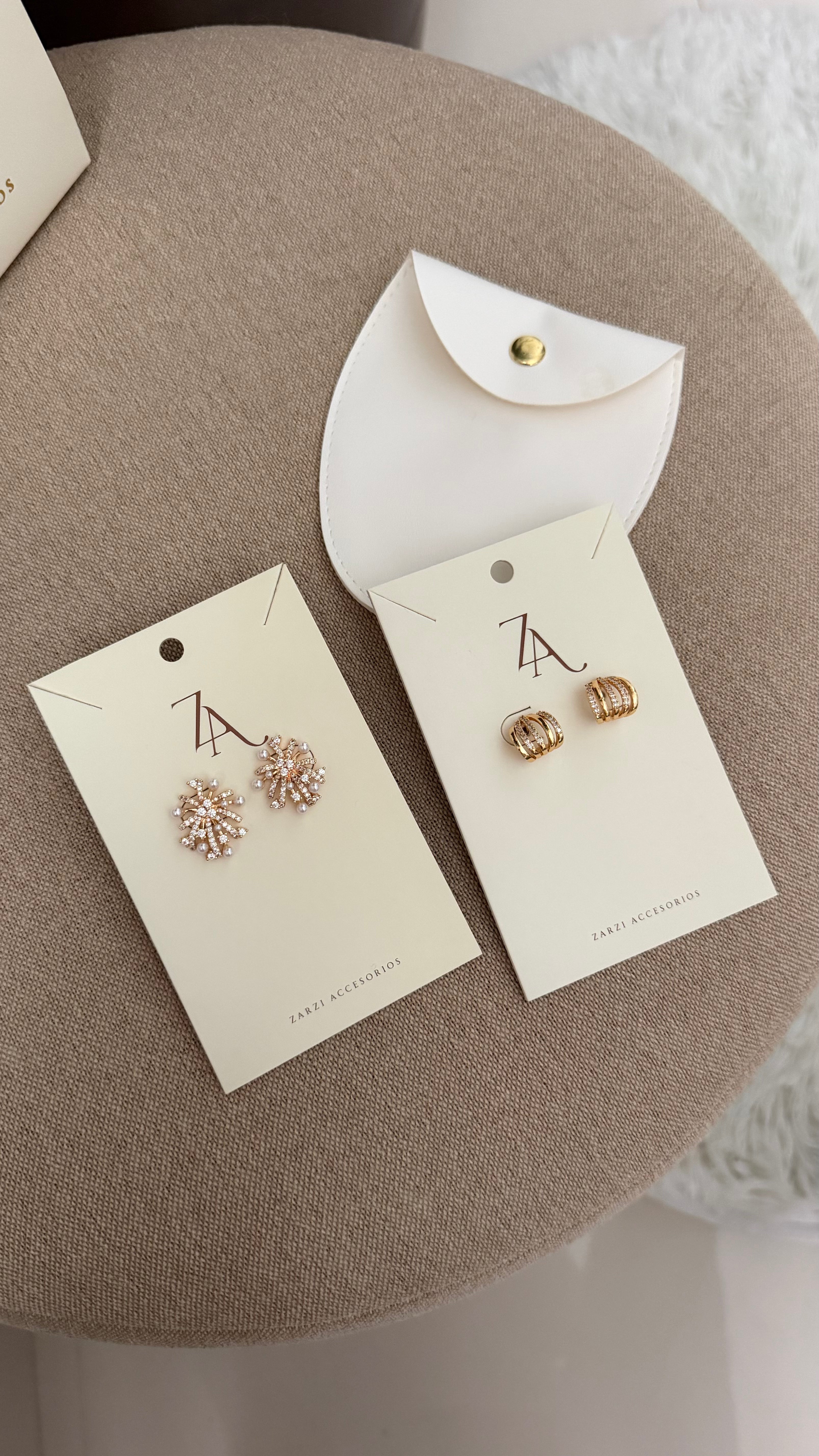 Aretes dorados