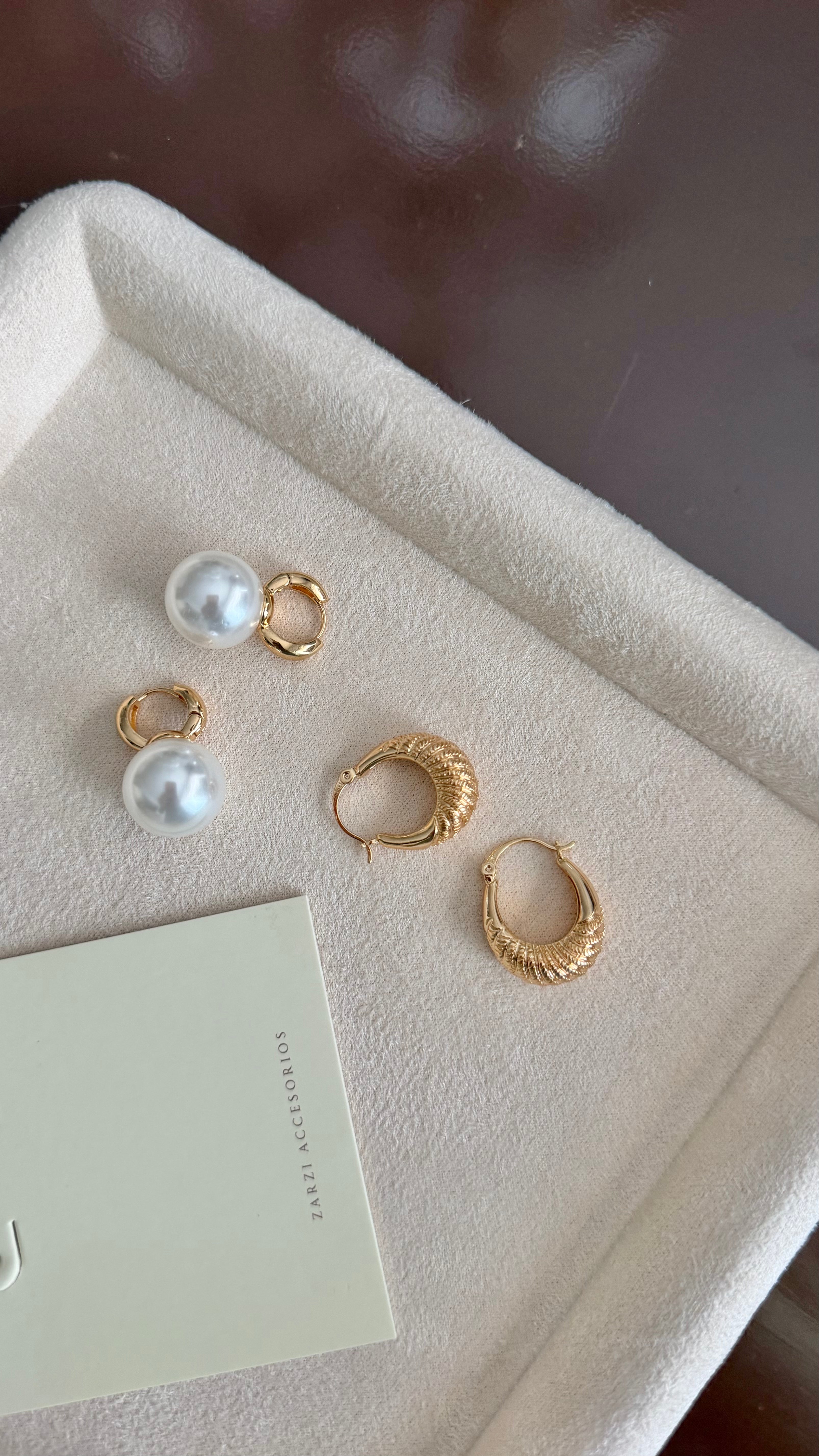 Argollas doradas | perlas (c/par)